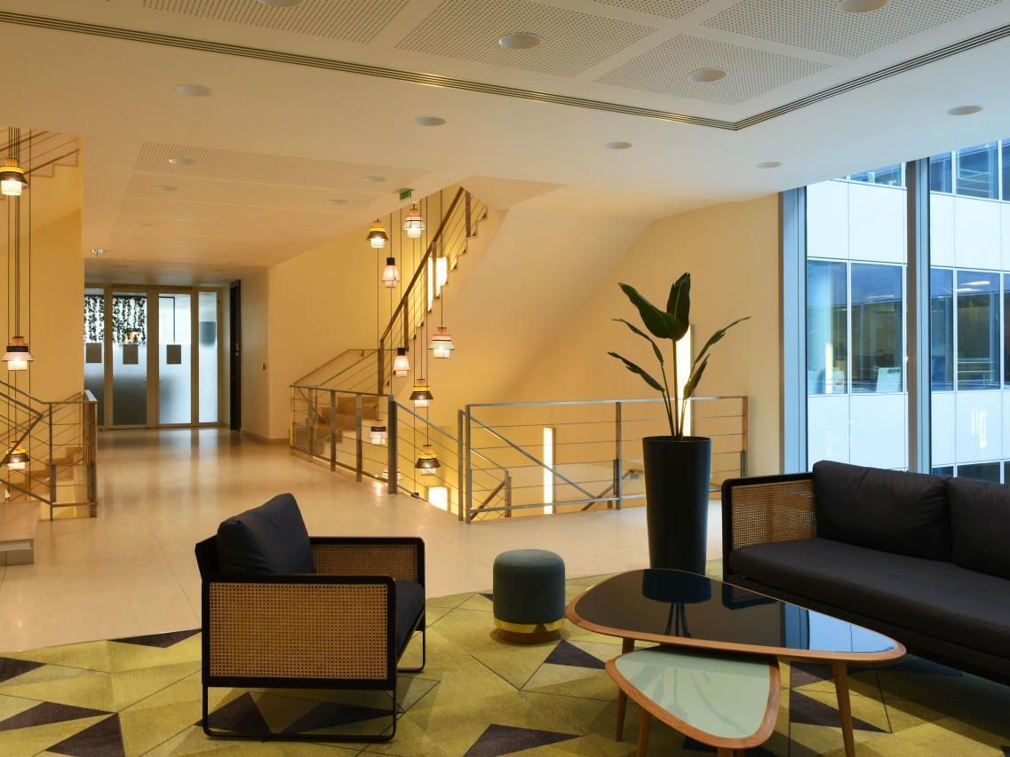 40972 m² pour ce bureaux en location à Colombes