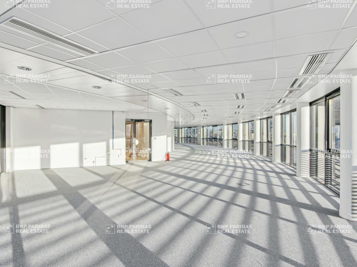 Location Bureaux 10938.26 m² divisibles 93210 Saint-denis