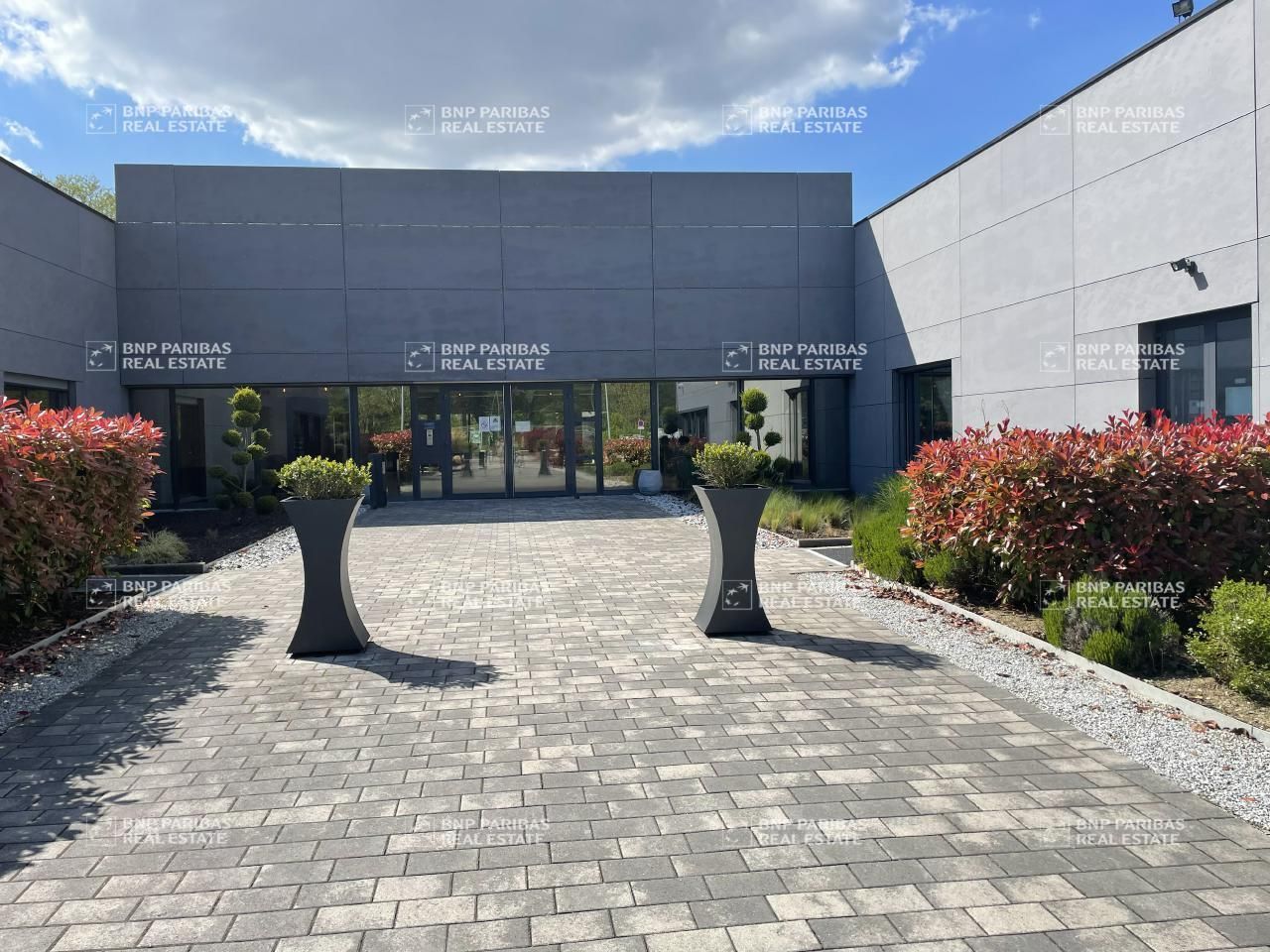 Location Bureaux 870.44 m² divisibles 67400 Illkirch-graffenstaden