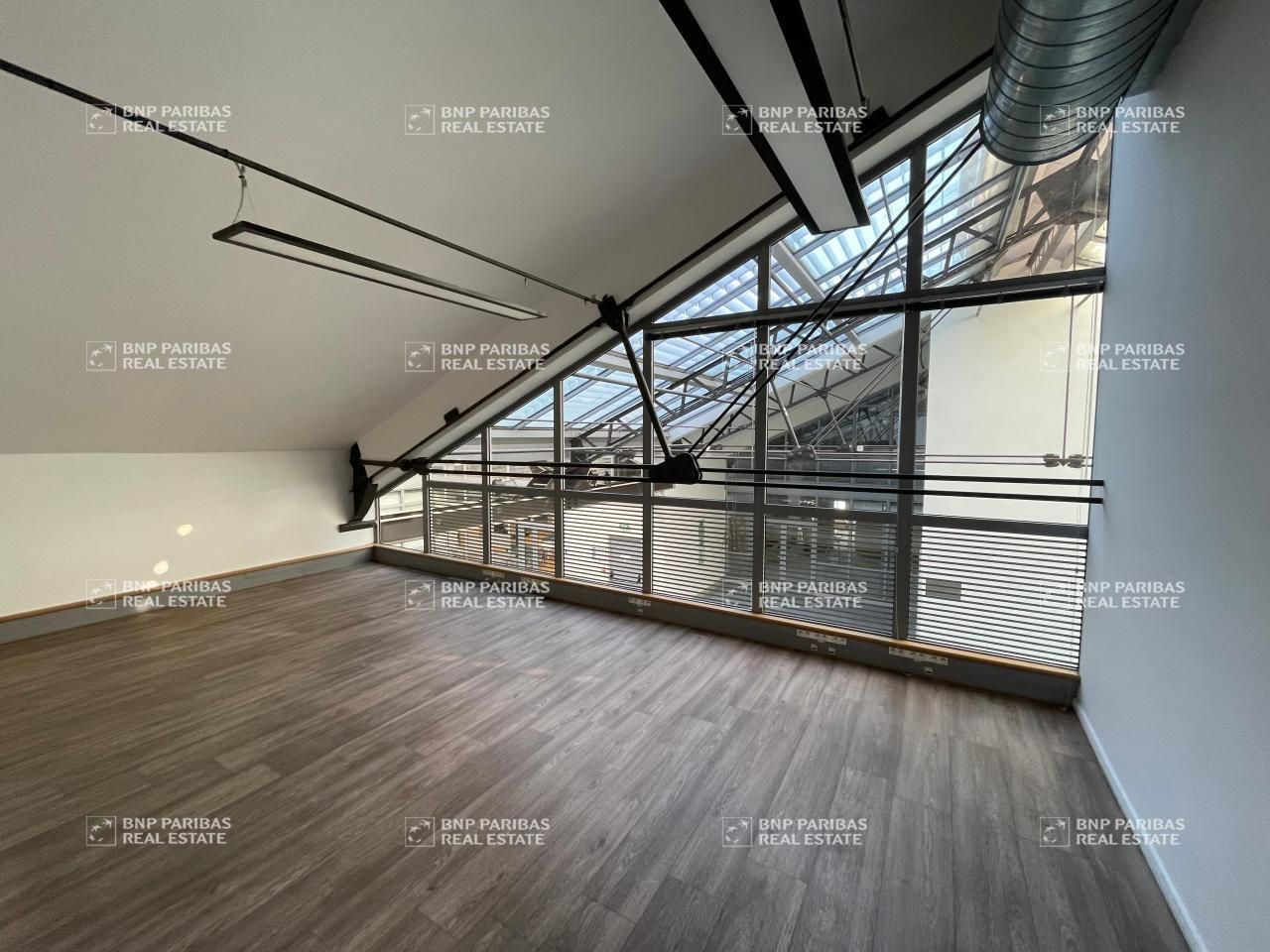 479 m² pour ce bureaux en location à Marseille