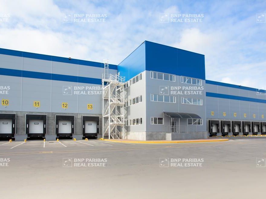 5870 m² pour cetentrepôts classe c en location à Beautot