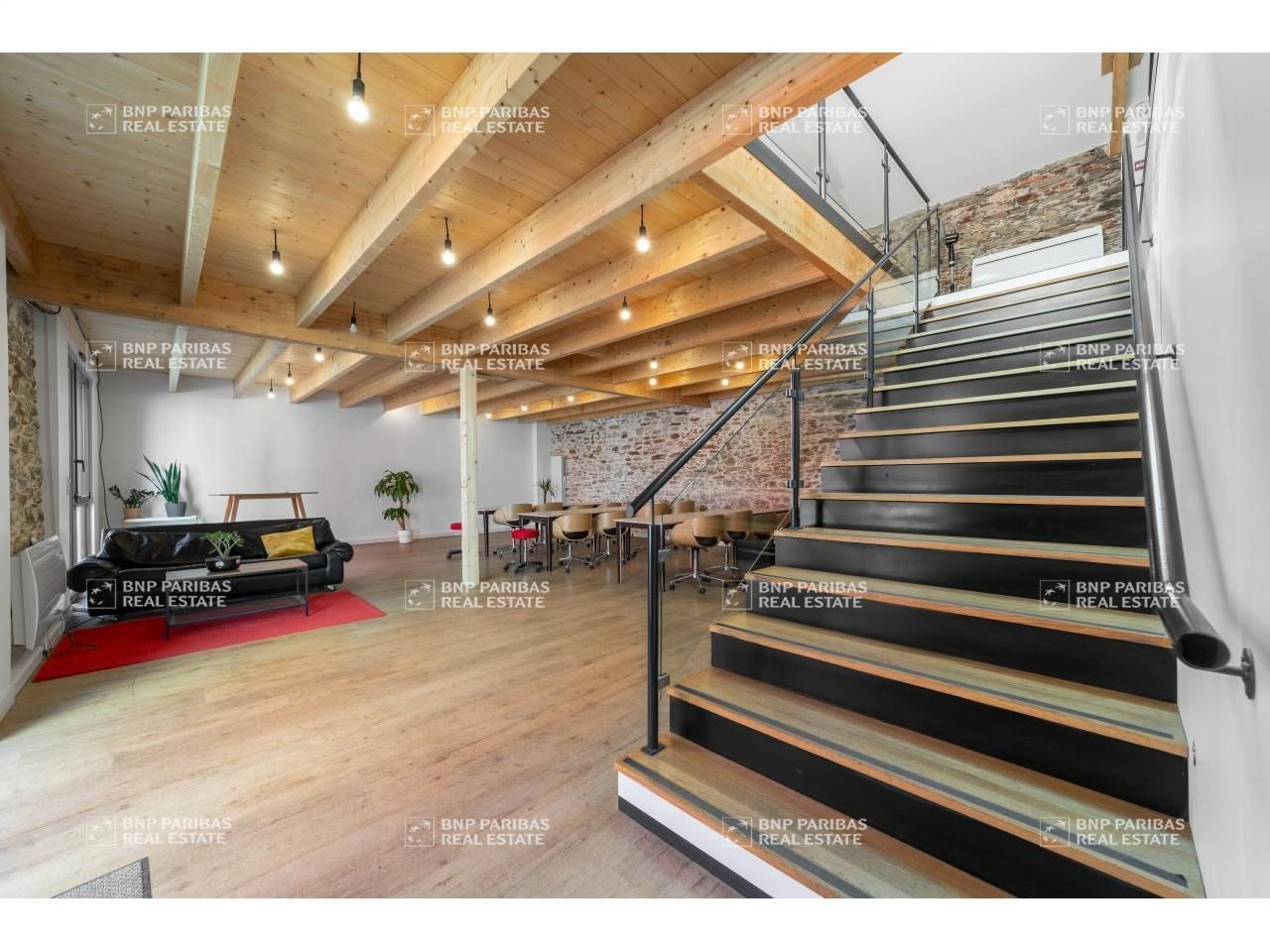 242 m² pour ce bureaux en location à Nantes