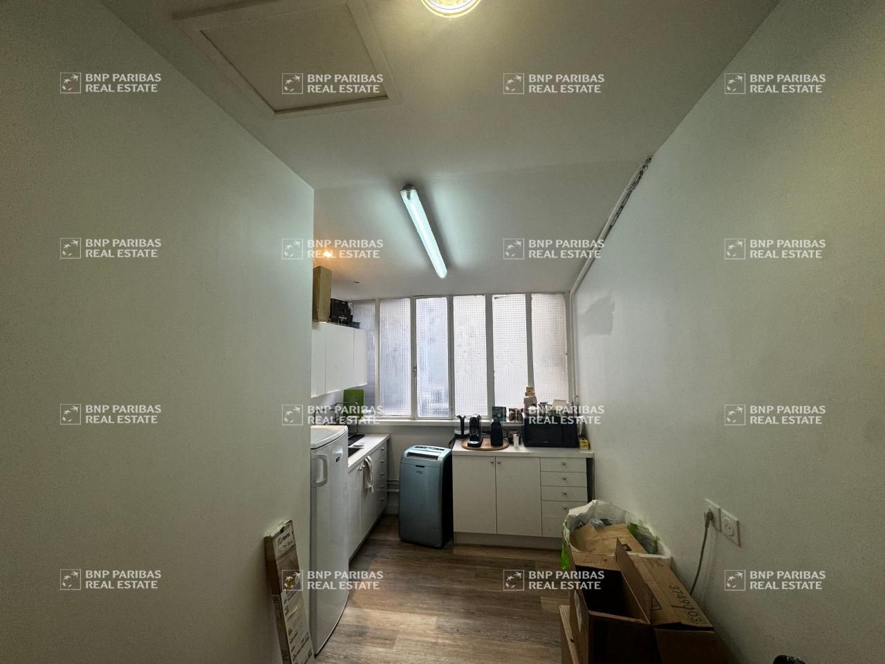 163 m² pour ce bureaux en location à Marseille