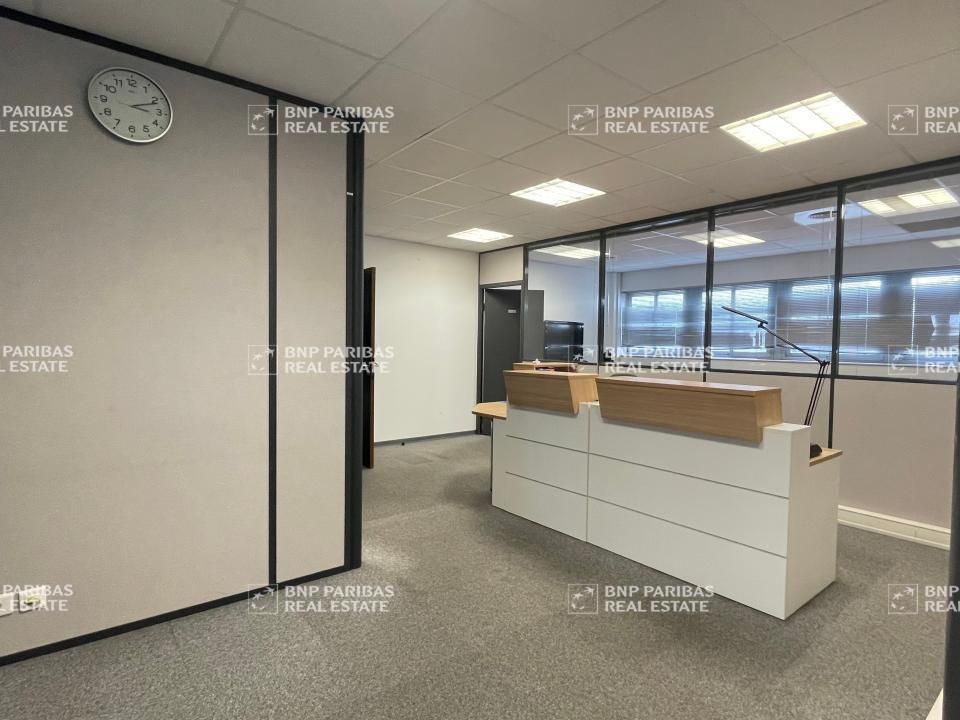 805 m² pour ce bureaux en location à Rousset