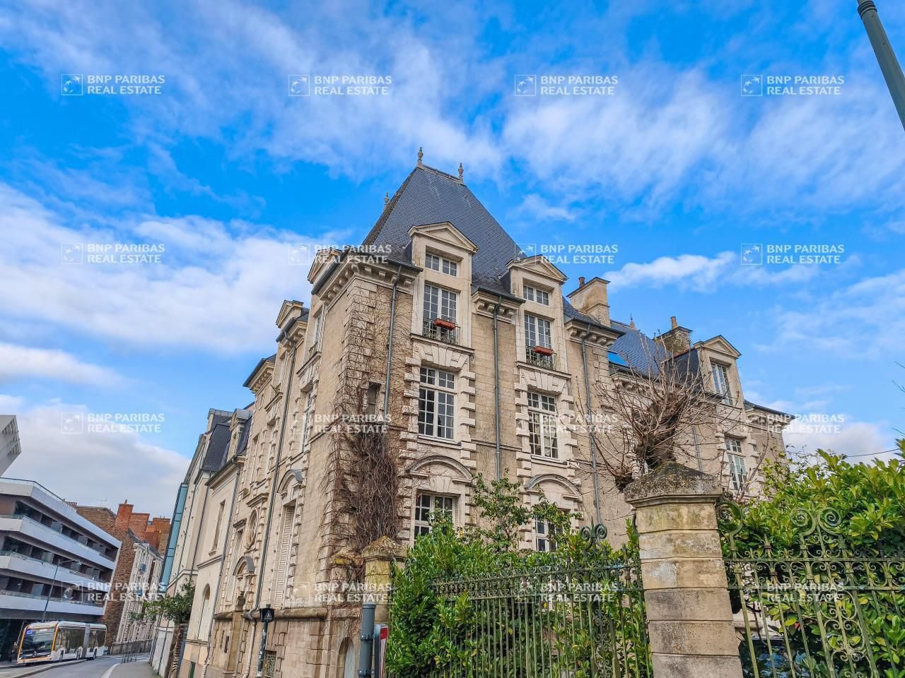 Location Bureaux 186 m² non divisibles 35700 Rennes