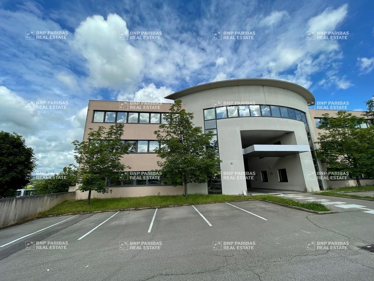 3110.98 m² pour ce bureaux en vente à Dijon