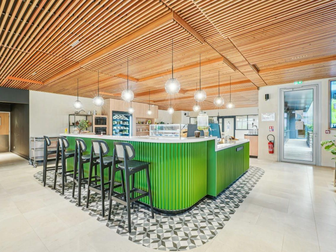 Location Bureaux 2594.86 m² divisibles 93400 Saint-ouen-sur-seine