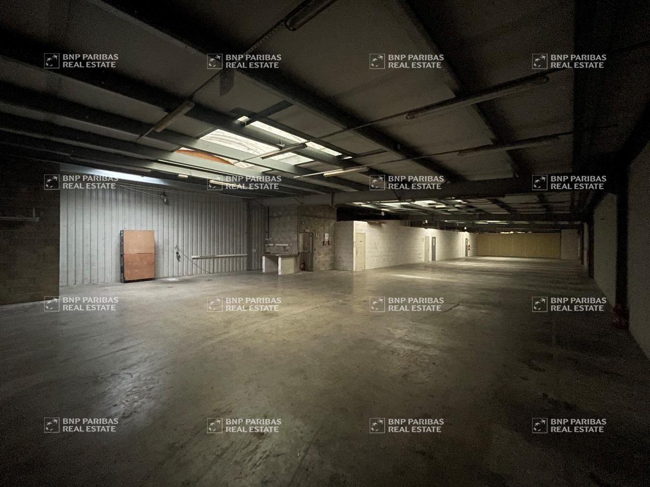 Location PME-PMI 1420 m² non divisibles 78550 Bazainville