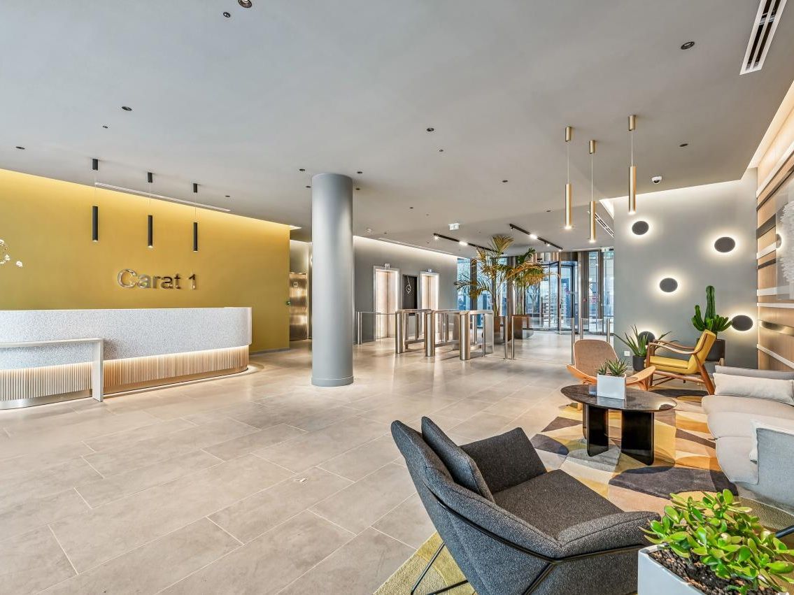 9836 m² pour ce bureaux en location à Châtillon