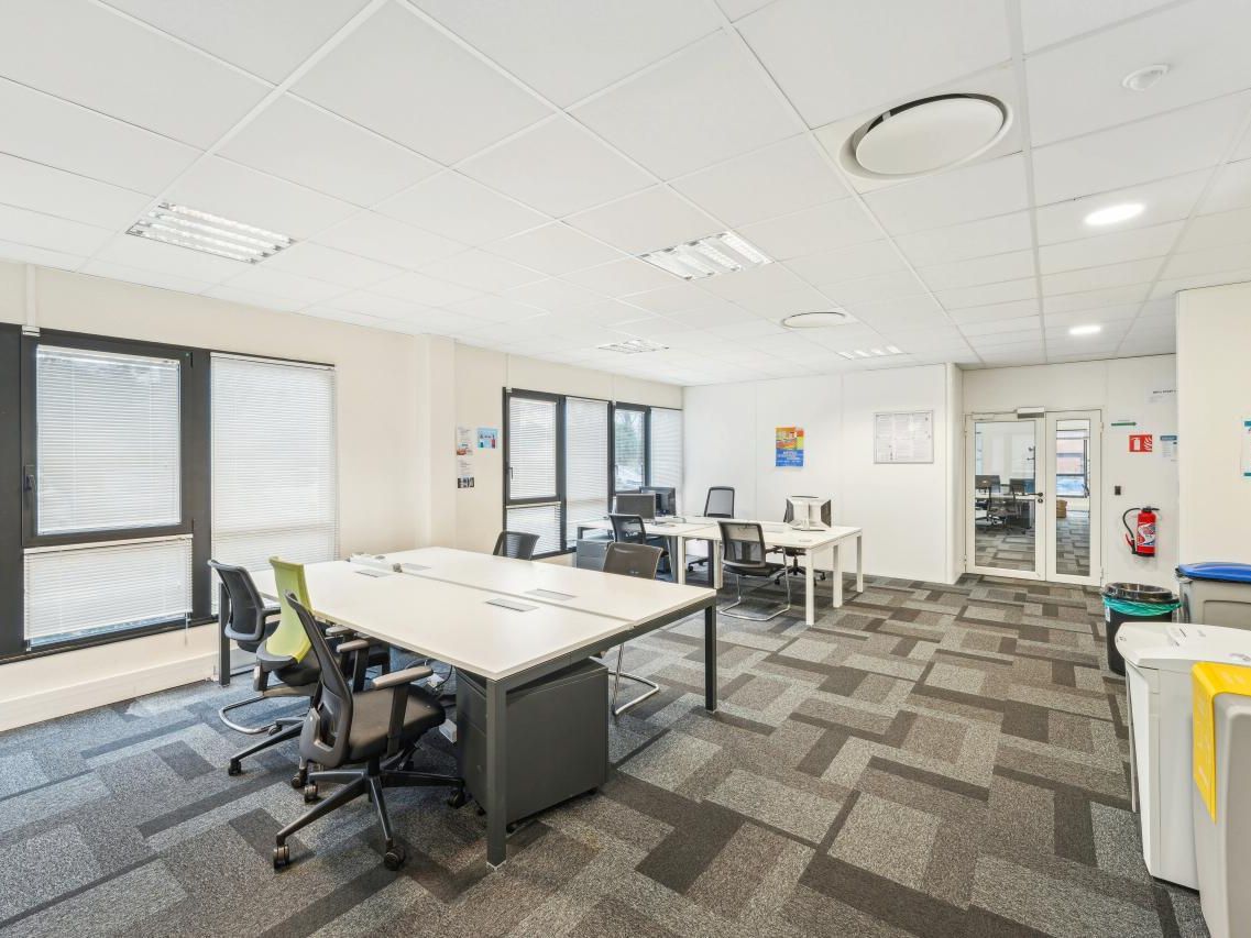 Location Bureaux 396 m² non divisibles 93400 Saint-ouen