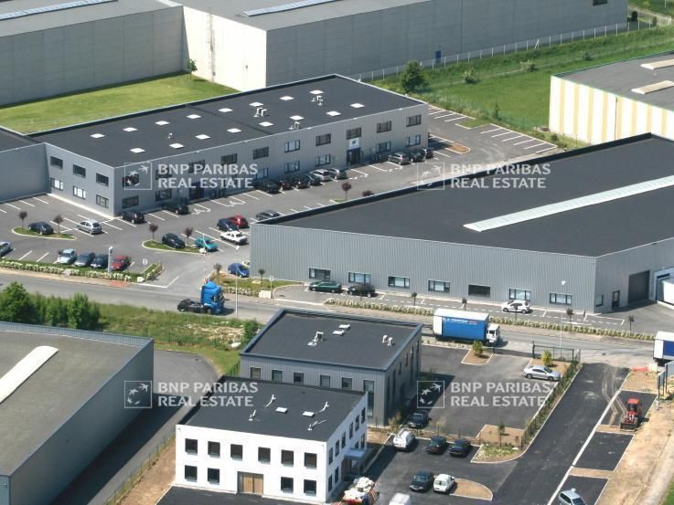 942 m² pour ce activité en location à Roncq