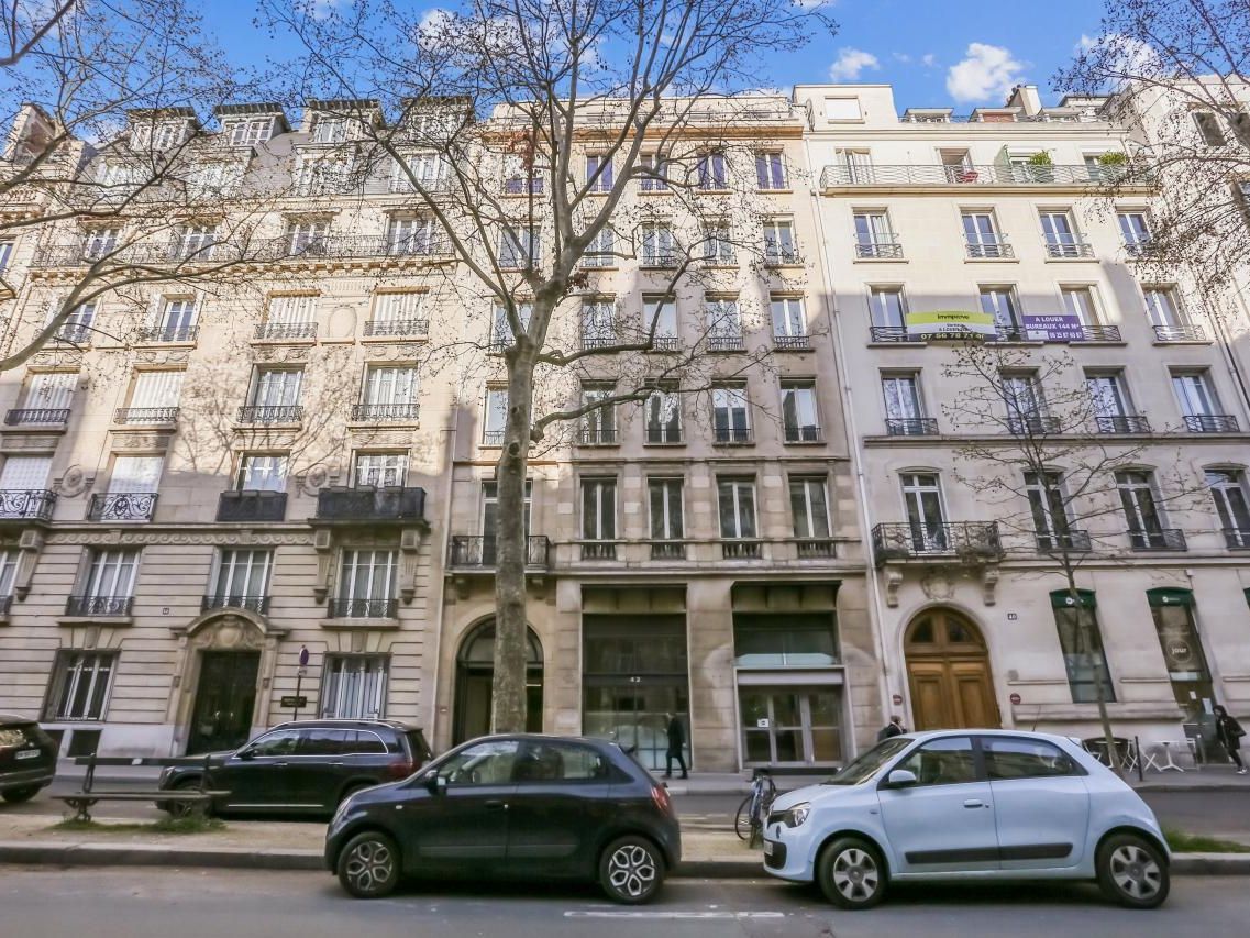 277 m² pour ce bureaux en location à Paris