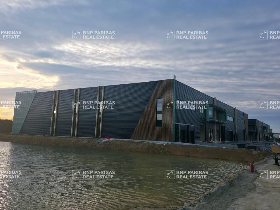 4270.69 m² pour ce pme-pmi en location à La queue-en-brie