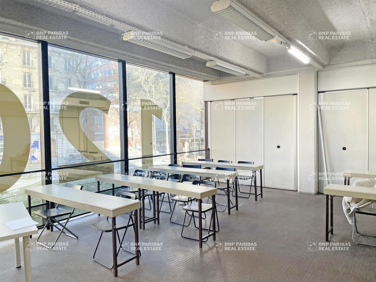 881 m² pour ce bureaux en vente à Paris