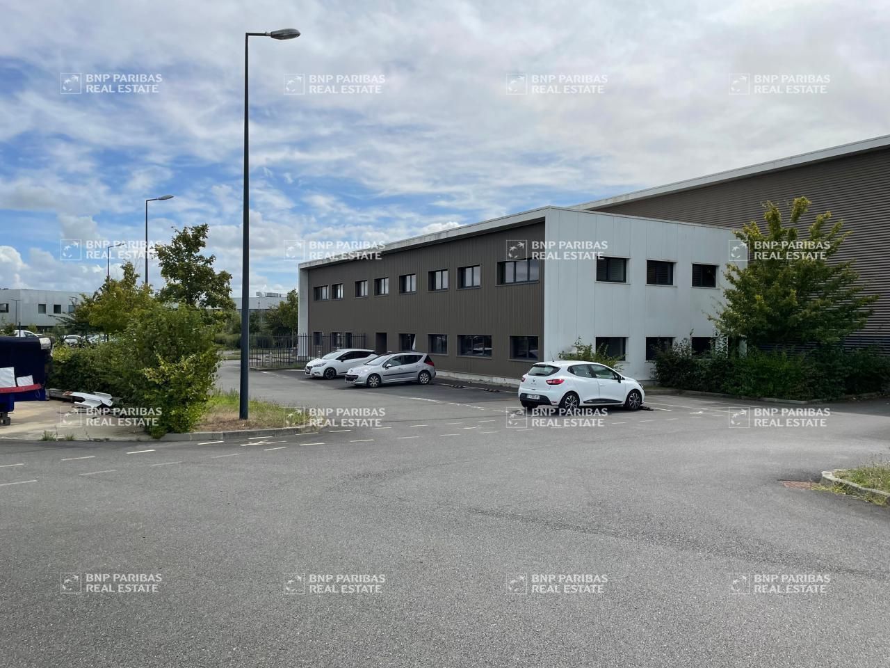 Location Activité 2100 m² non divisibles 44340 Bouguenais