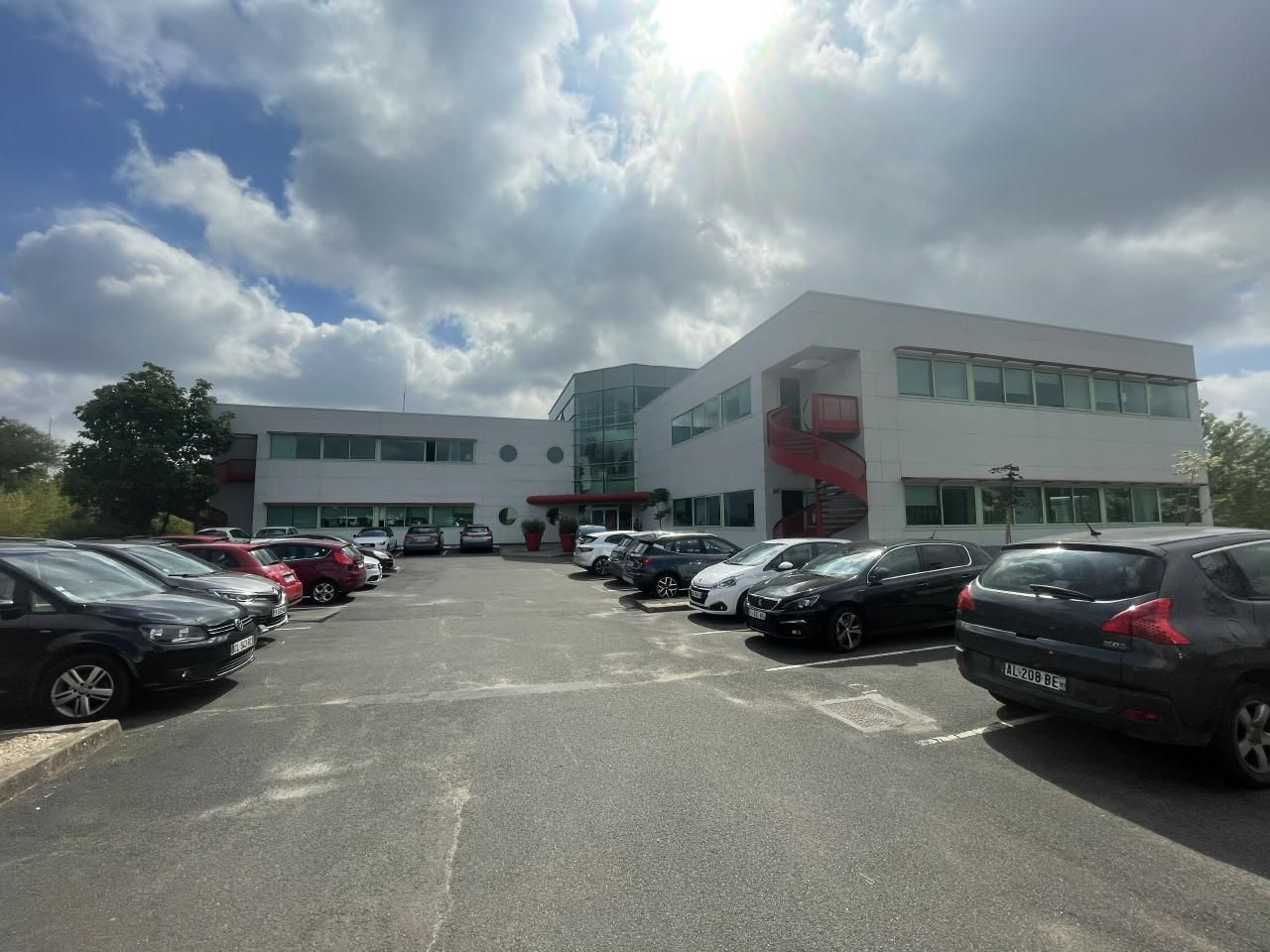 298 m² pour ce bureaux en location à Orléans