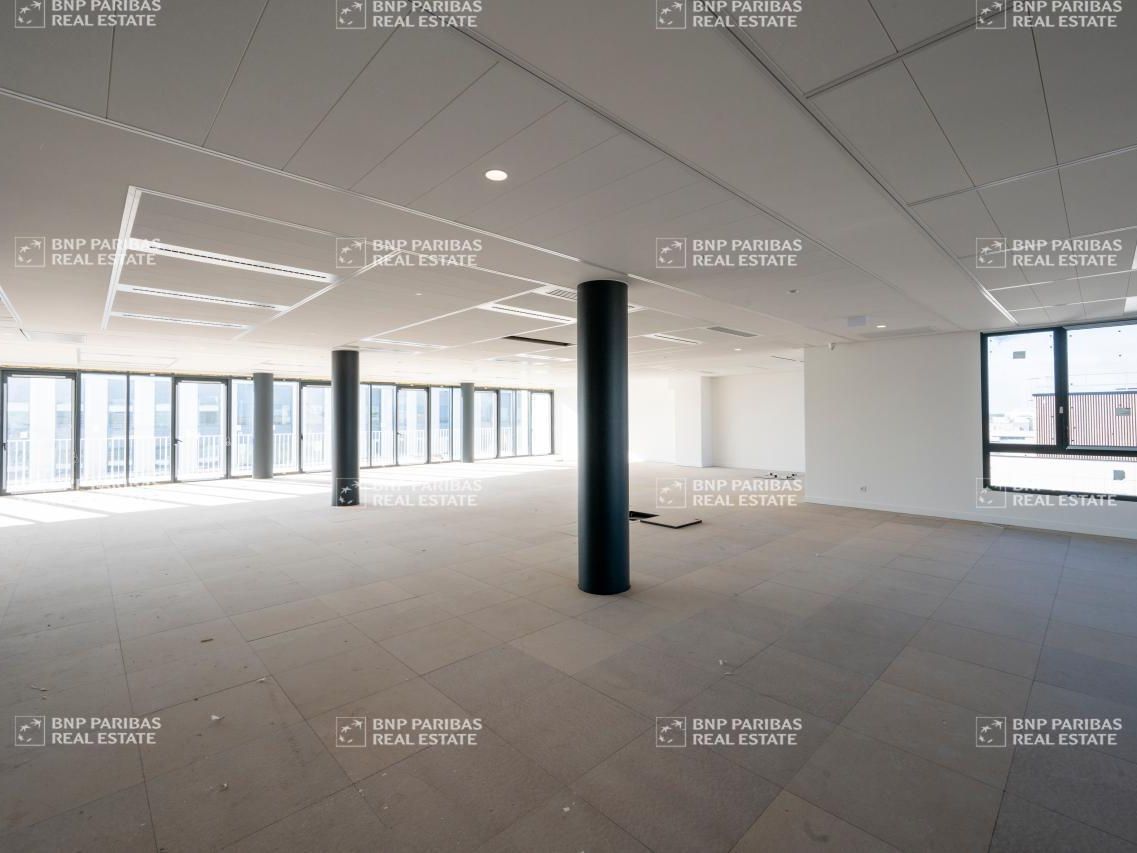 2970 m² pour ce bureaux en location à Montigny-le-bretonneux