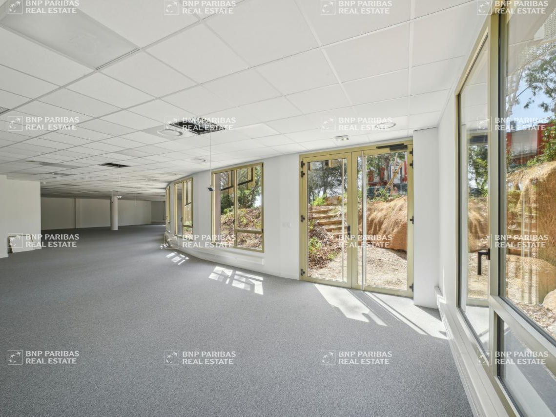 1332.99 m² pour ce bureaux en location à Valbonne