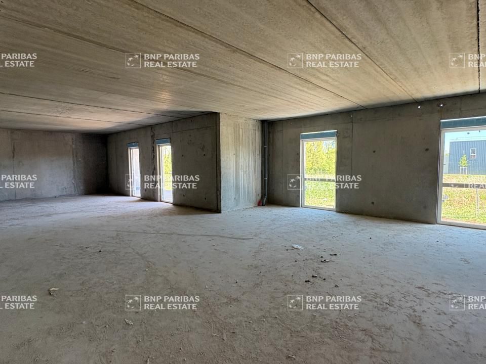 567 m² pour ce bureaux en vente à Saint-cyr-sur-loire