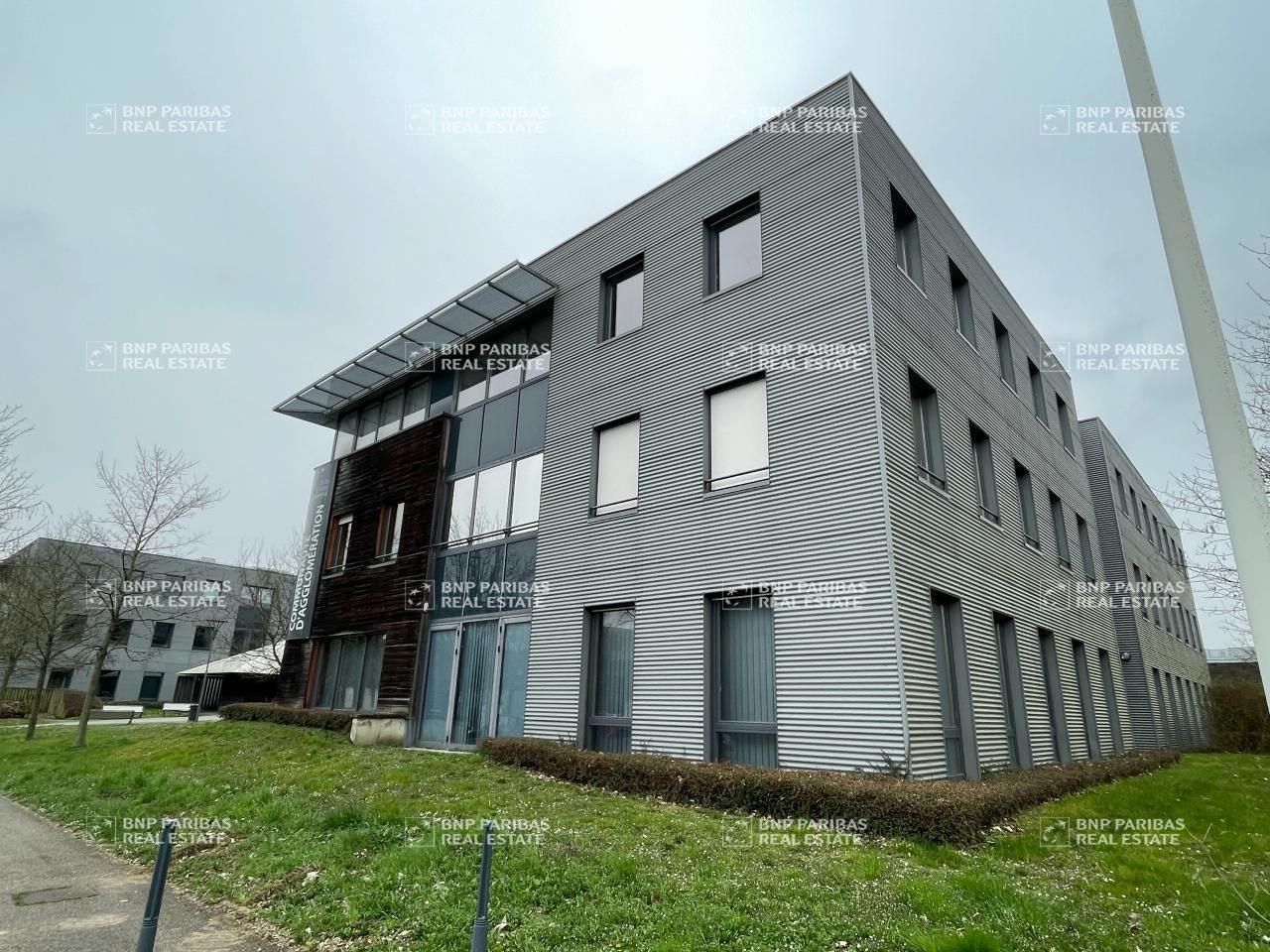 1988.21 m² pour ce bureaux en location à Yutz