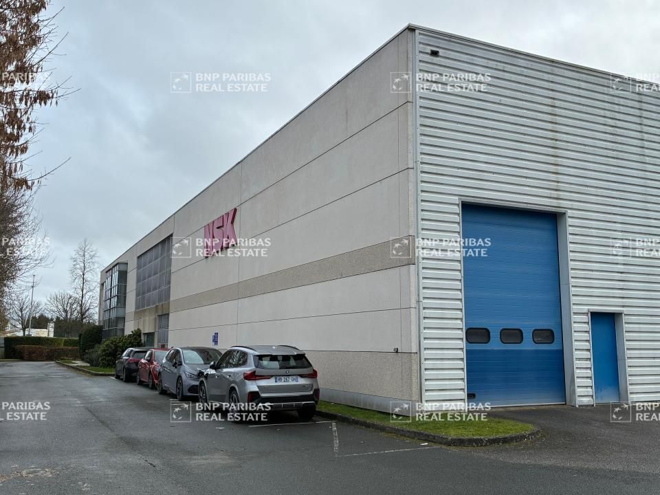 4161 m² pour ce activité en location à Guyancourt