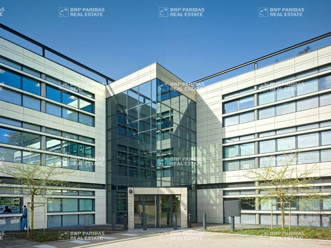 5648 m² pour ce bureaux en location à Écully