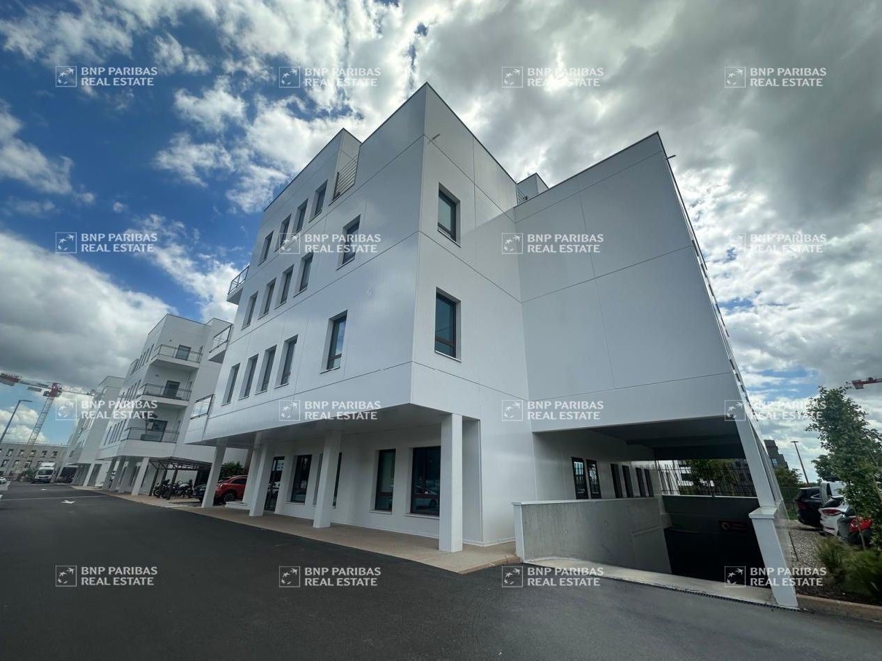 434 m² pour ce bureaux en vente à Genas