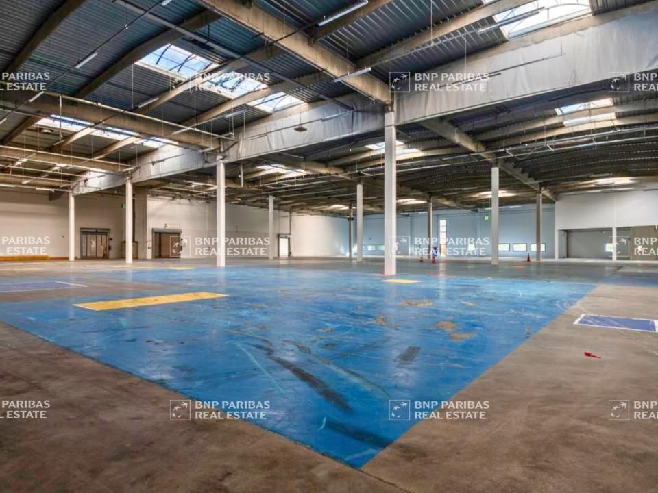 4692 m² pour cetentrepôts classe a en vente à Croissy-beaubourg