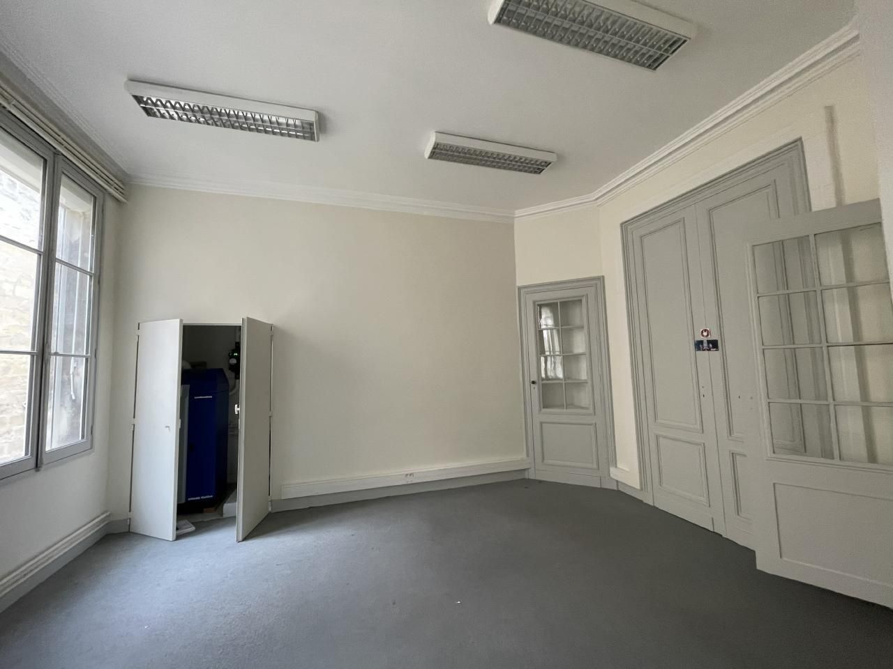 Location Bureaux 230 m² non divisibles 33000 Bordeaux