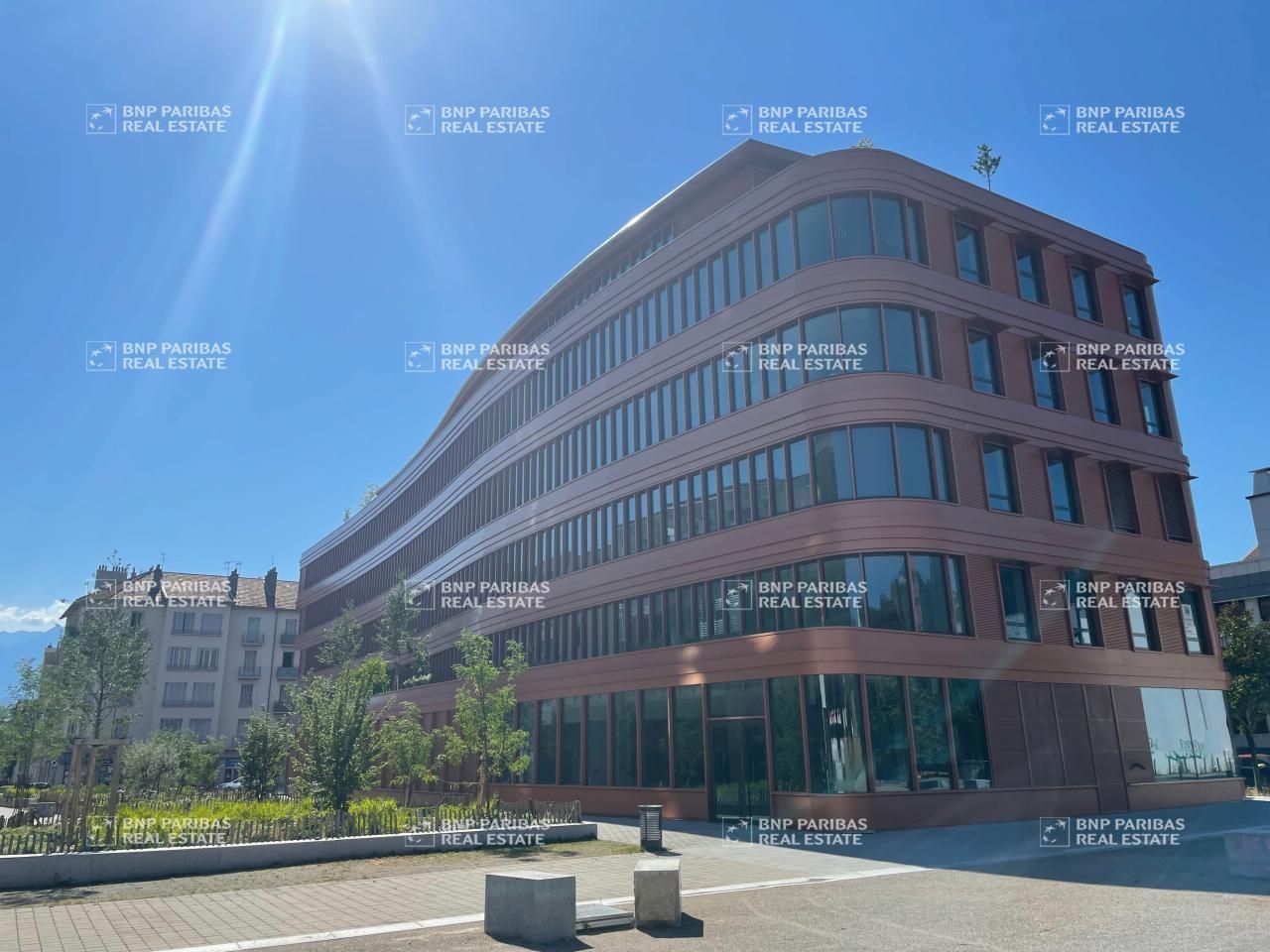 Location Bureaux 894.02 m² divisibles 38000 Grenoble