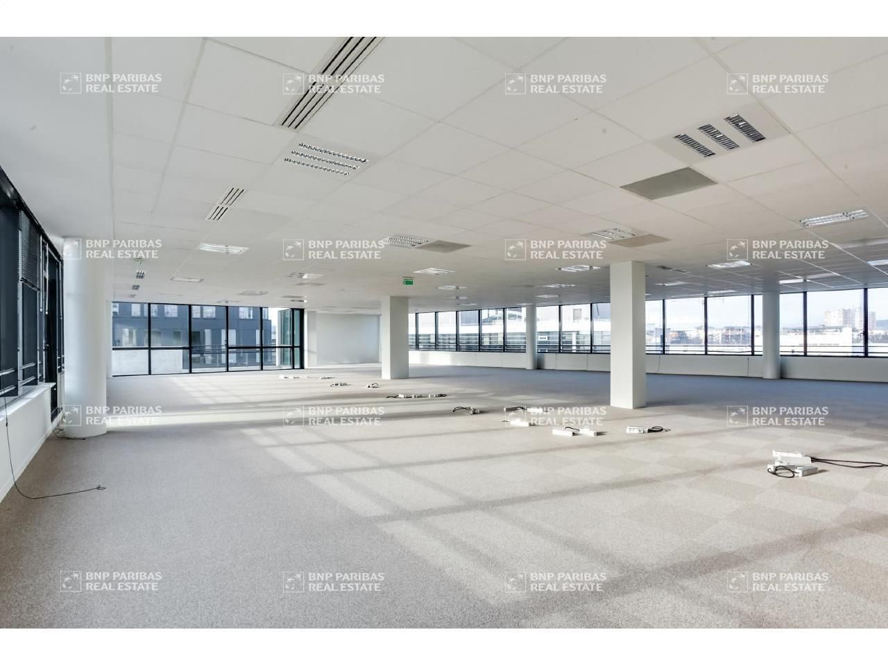 2455 m² pour ce bureaux en location à Massy