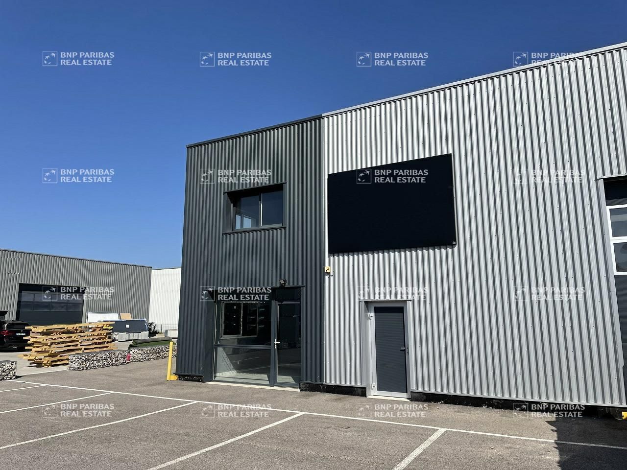 Location Activité 370 m² non divisibles 21600 Longvic
