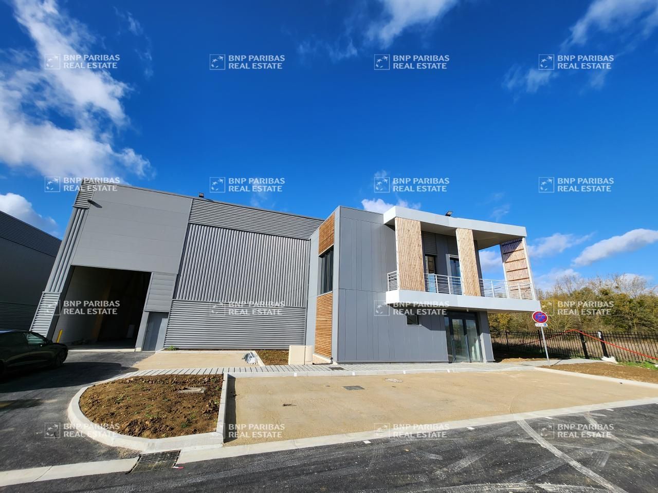 Location PME-PMI 699.8 m² non divisibles 77181 Courtry