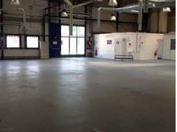 930 m² pour ce activité en location à Saint-fons