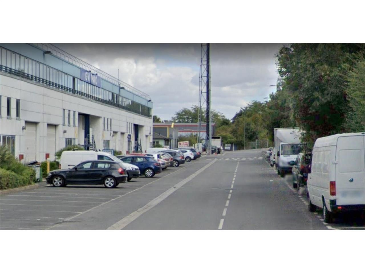 Location PME-PMI 993 m² divisibles 95500 Le thillay