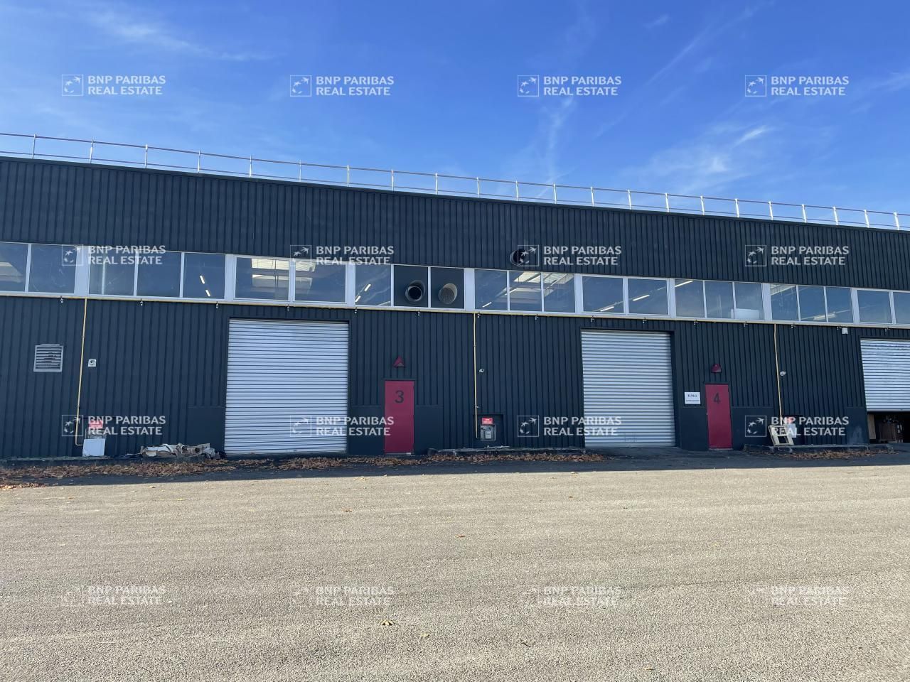 Location PME-PMI 1243 m² divisibles 78310 Coignières