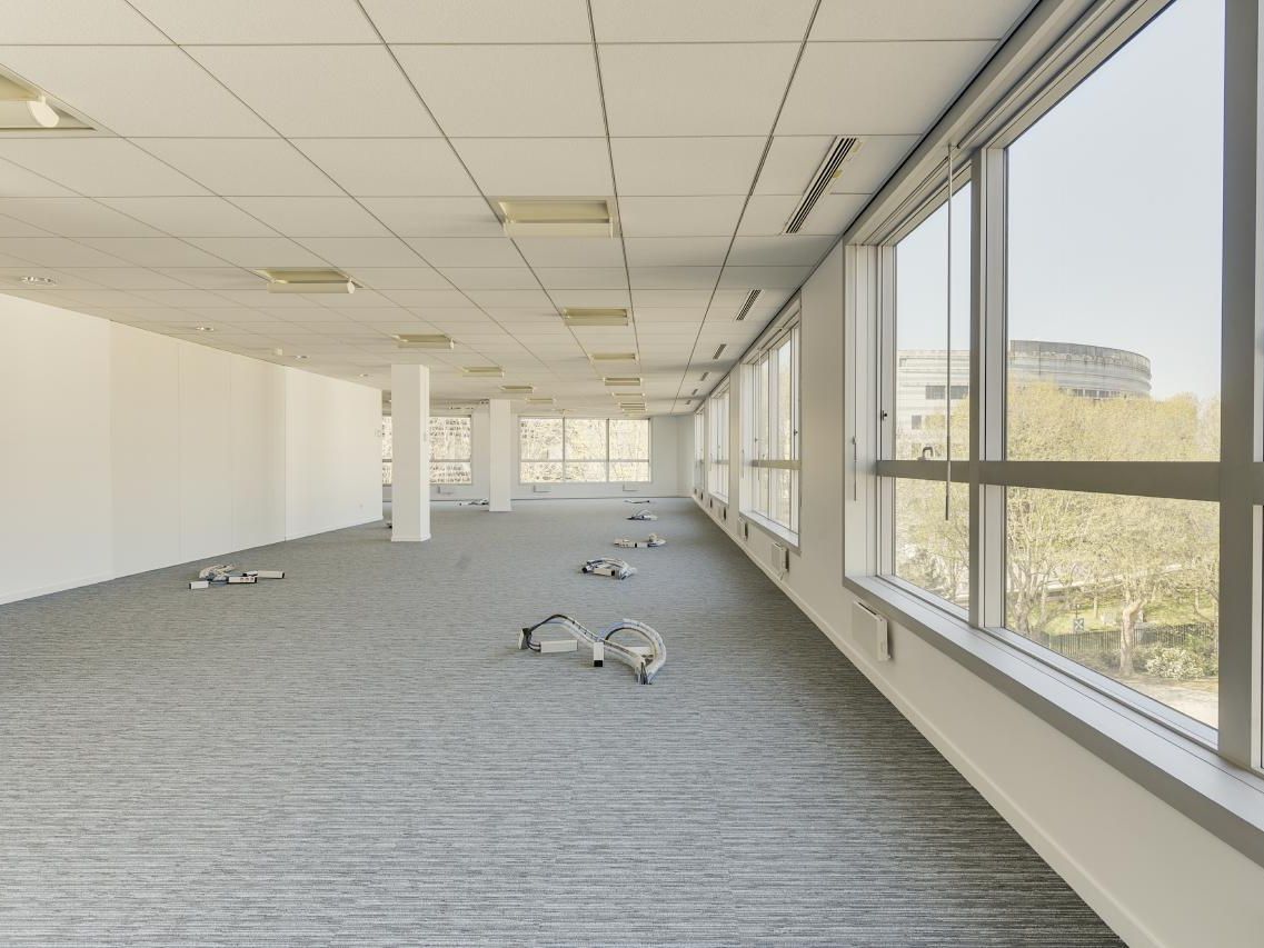 3392.17 m² pour ce bureaux en location à Saint-denis
