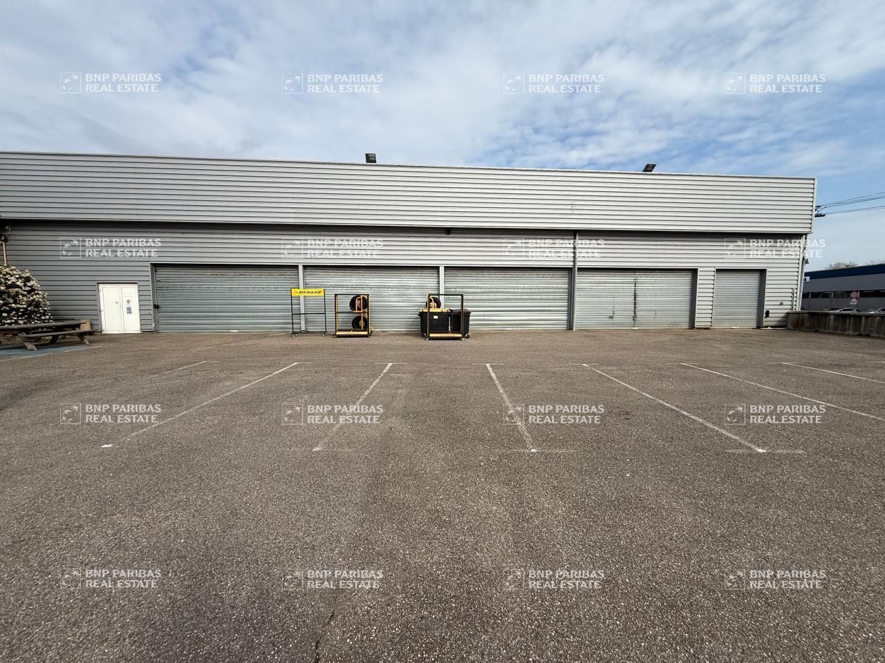 1149 m² pour ce activité en location à Woippy