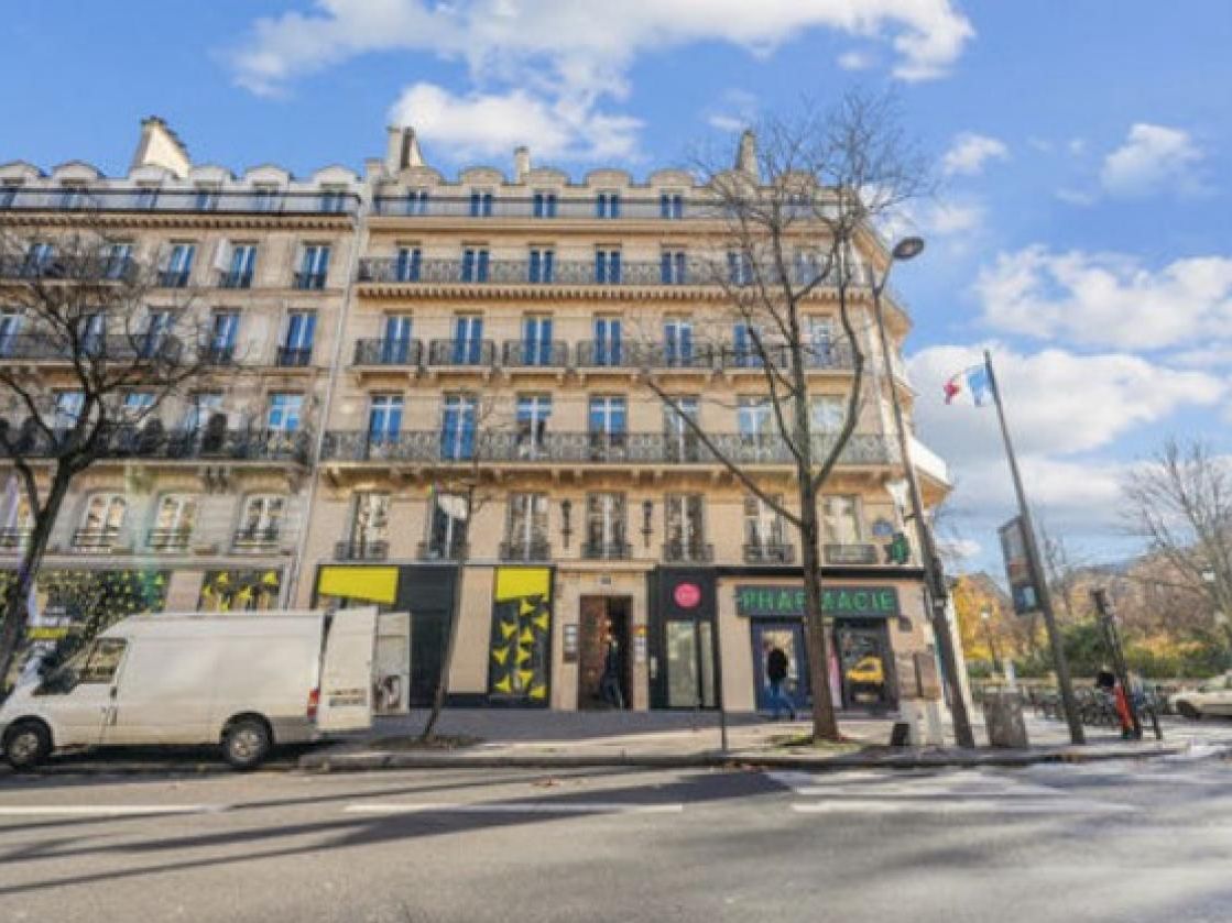 378 m² pour ce bureaux en location à Paris