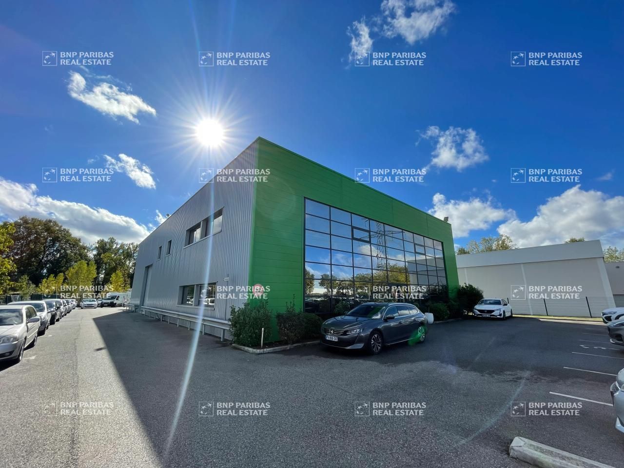 960 m² pour ce activité en location à Villeneuve-lès-bouloc