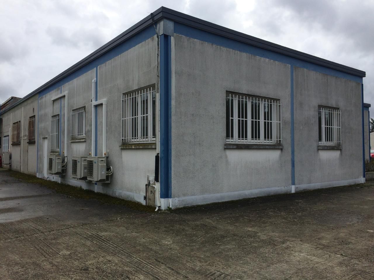 535 m² pour ce activité en location à Vaux-le-pénil