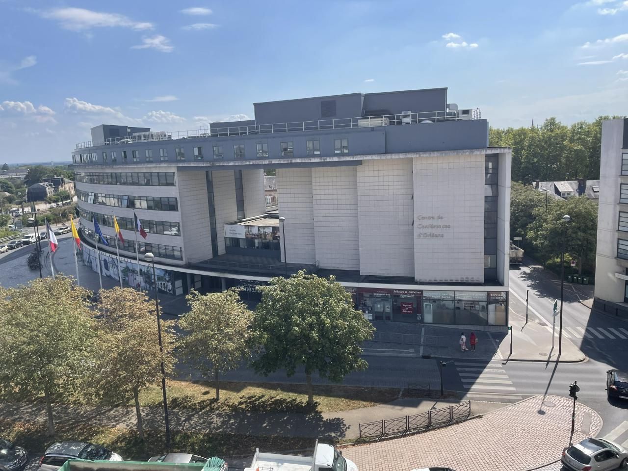 529 m² pour ce bureaux en location à Orleans