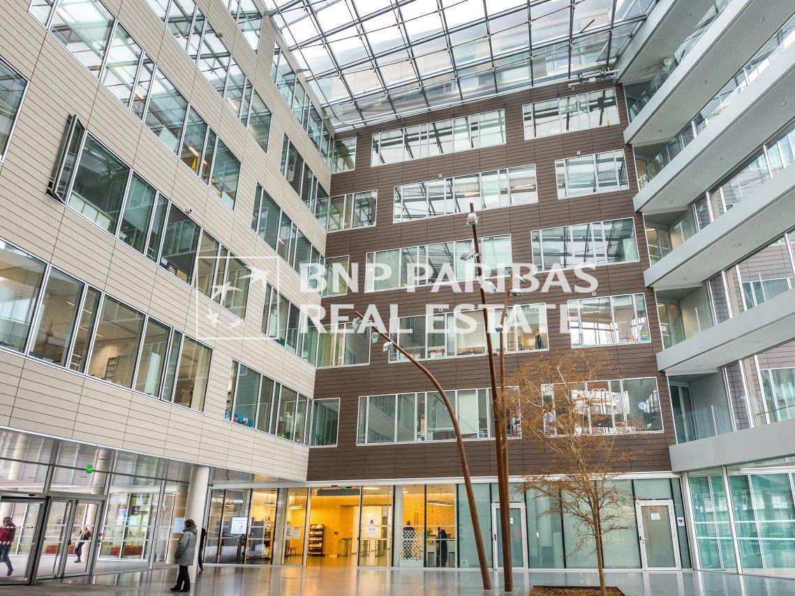 1068 m² pour ce bureaux en location à Paris