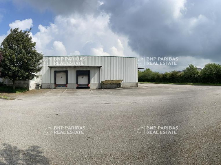 1816 m² pour ce activité en location à Eslettes