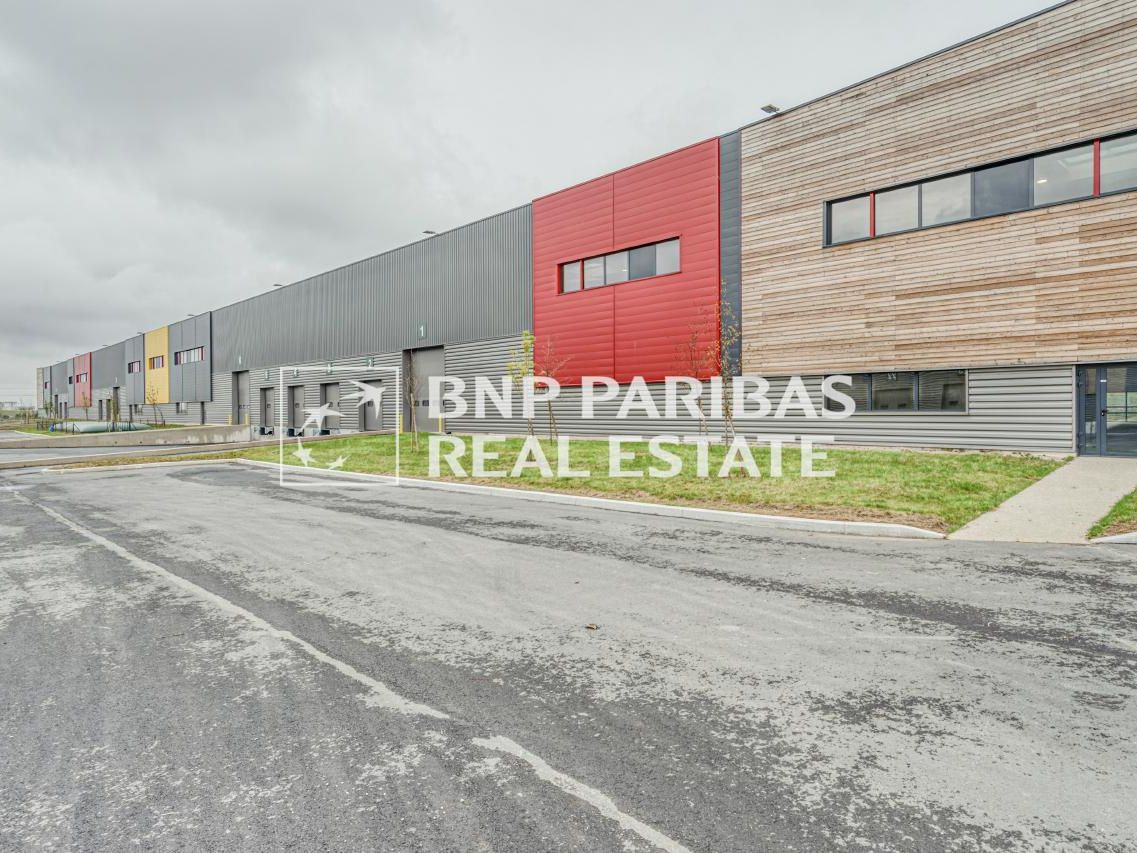 Location PME-PMI 4635 m² non divisibles 95380 Louvres