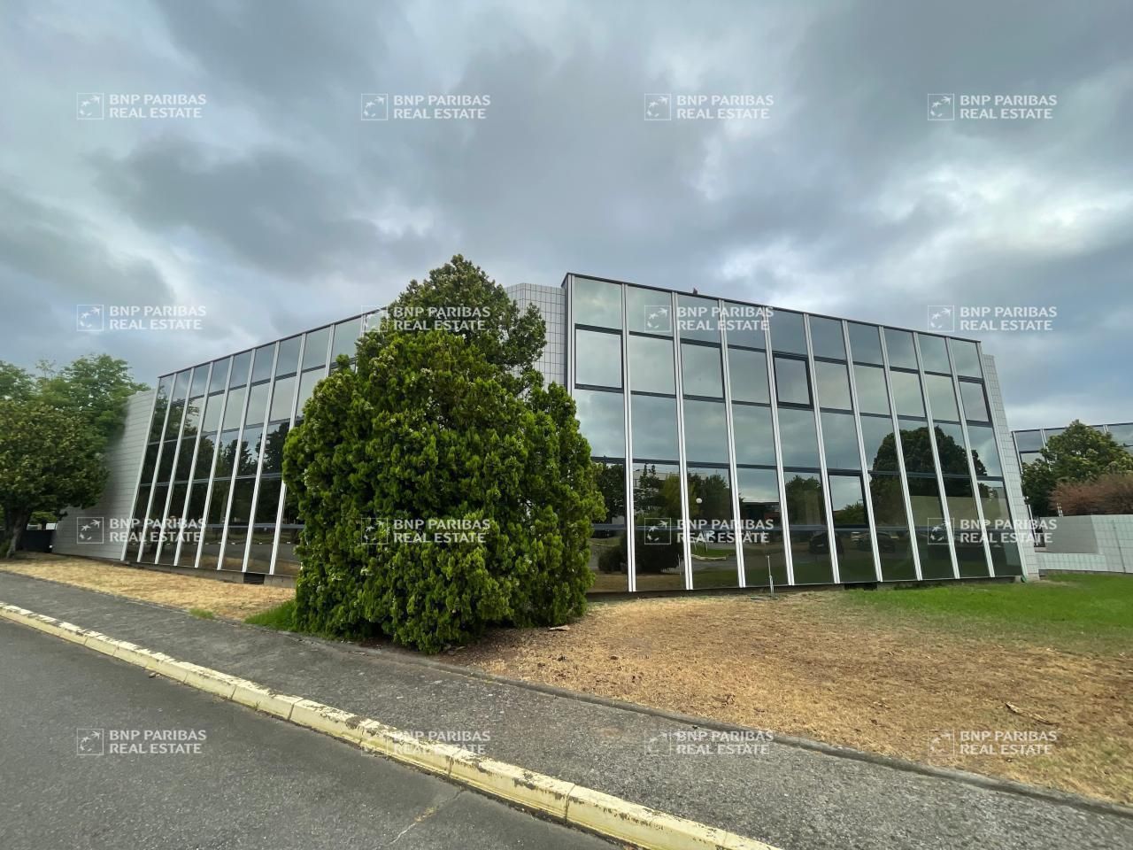 1085 m² pour ce bureaux en location à Toulouse