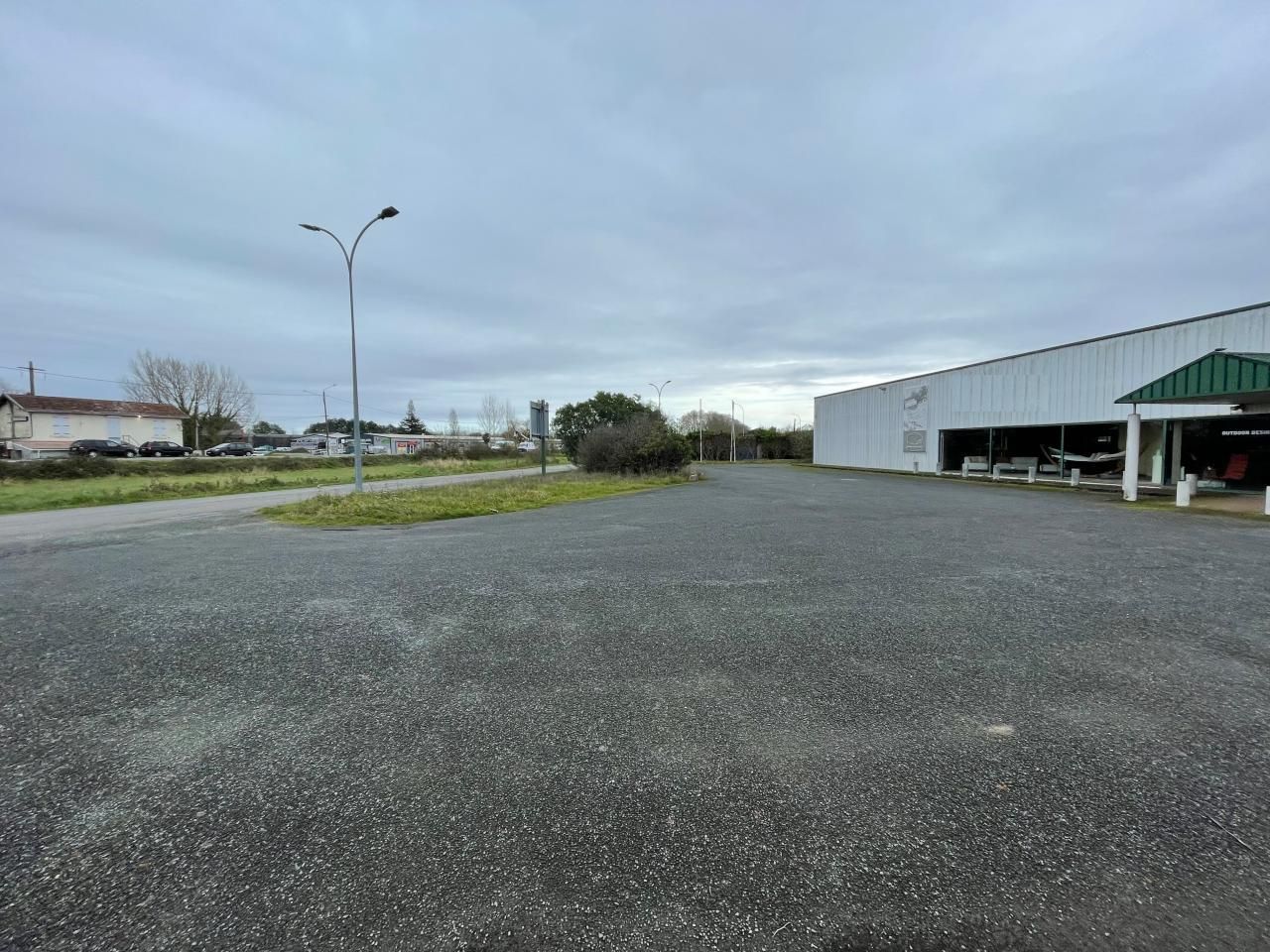 1615.86 m² pour ce activité en location à Cadaujac