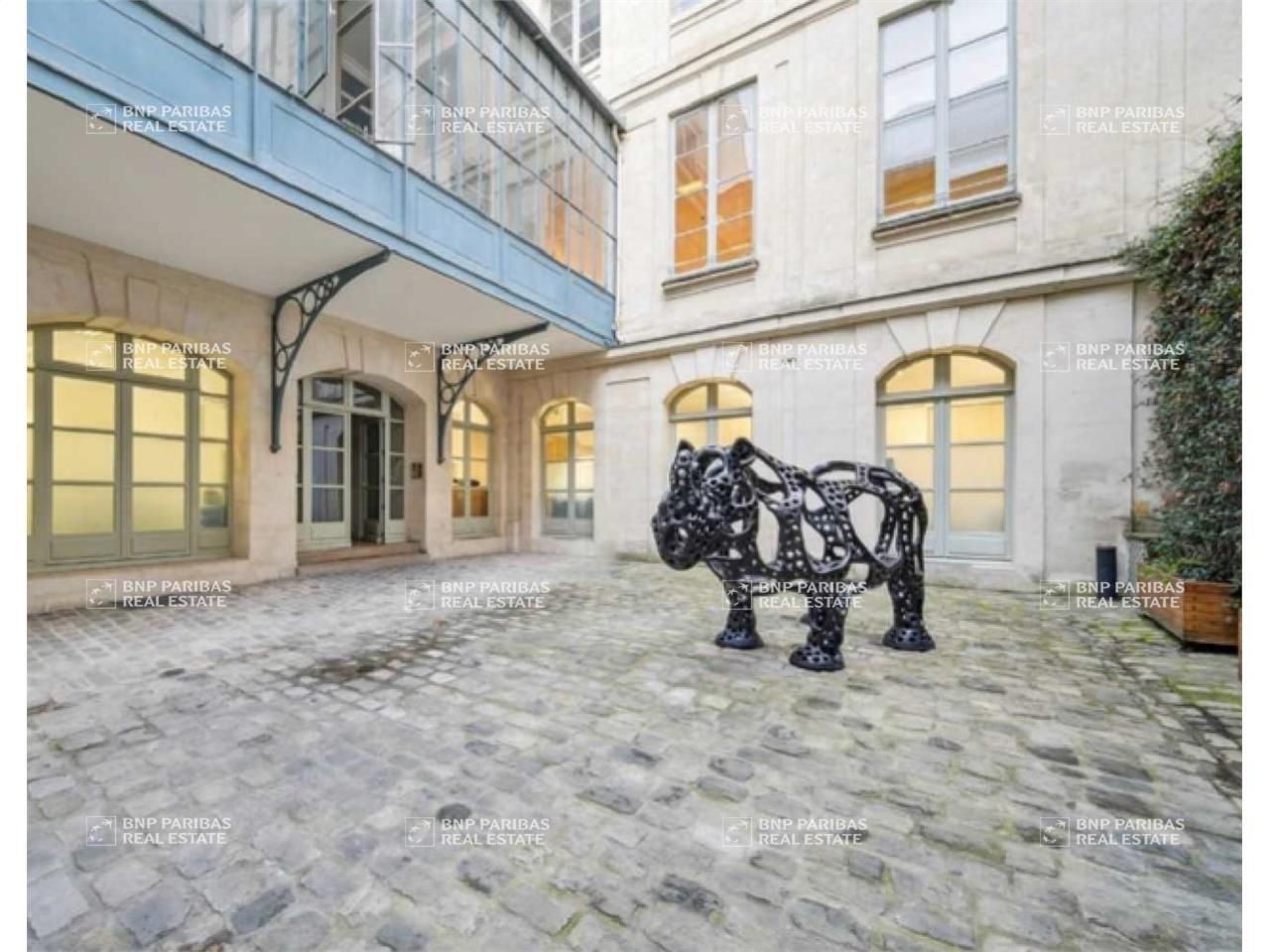97 m² pour ce bureaux en location à Paris
