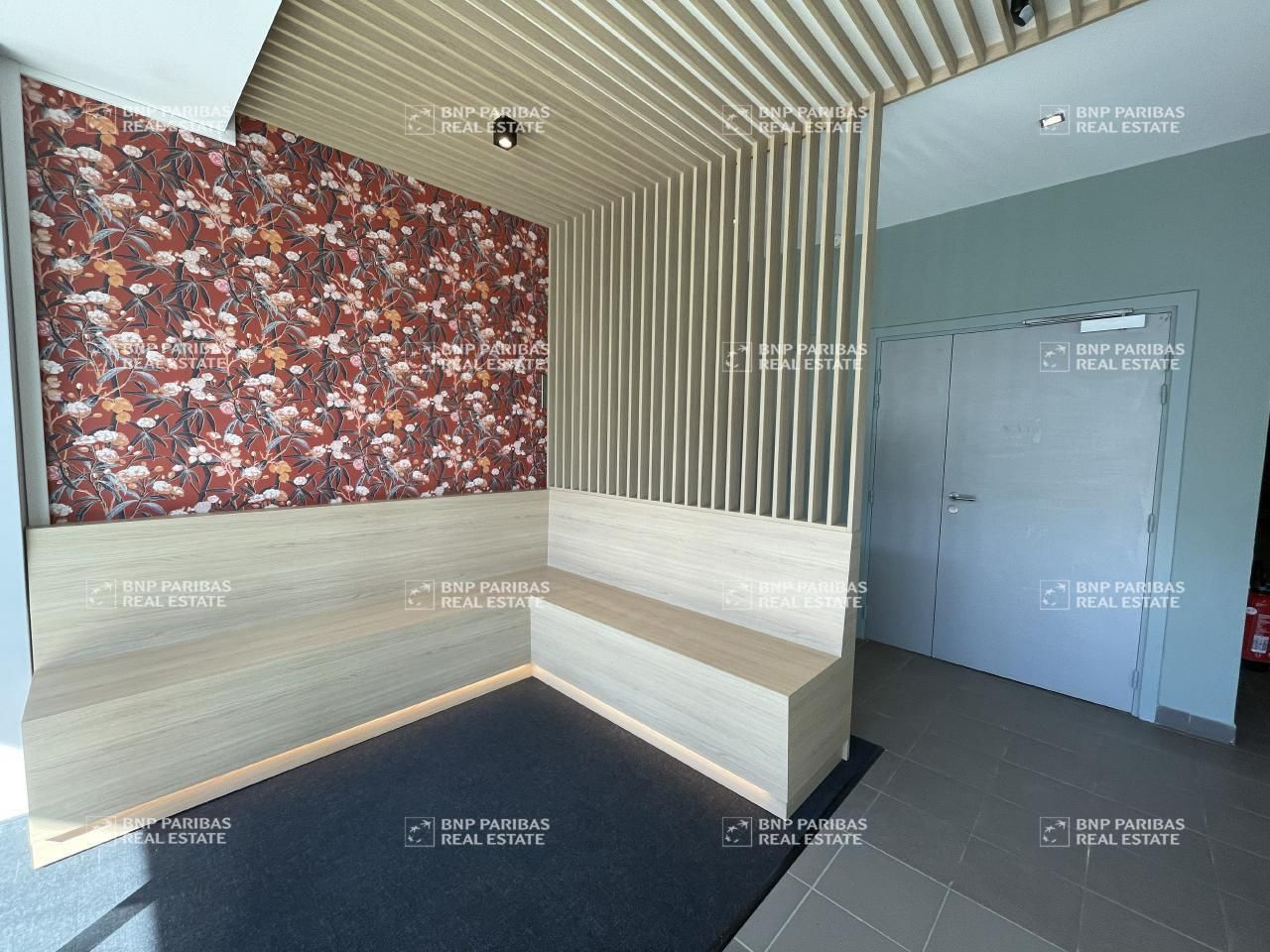 2352 m² pour ce bureaux en location à La chapelle-sur-erdre