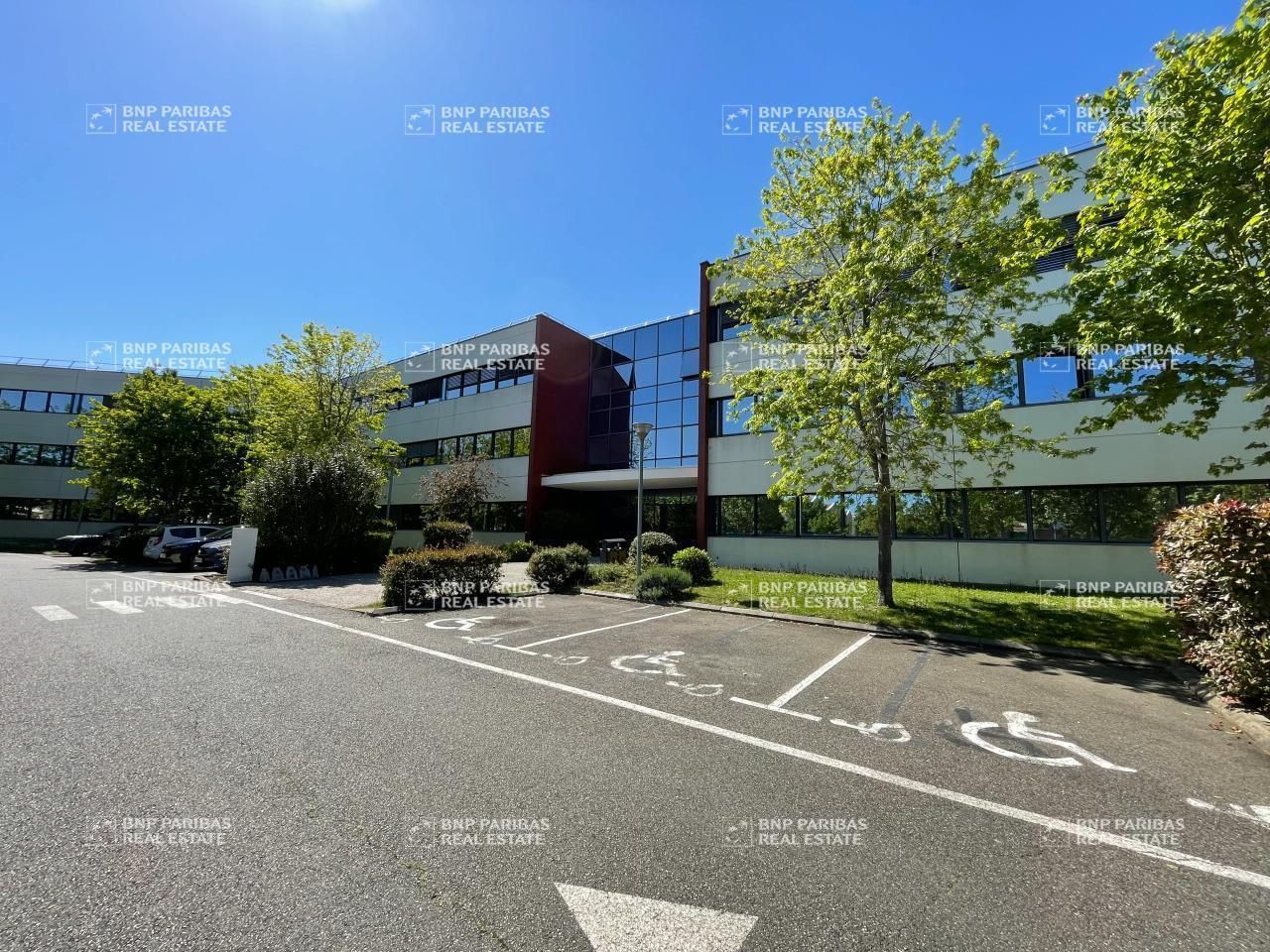 2092 m² pour ce bureaux en location à Toulouse